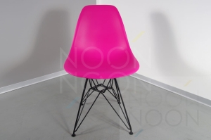 Różowe krzesło Eames DSR // K3 
